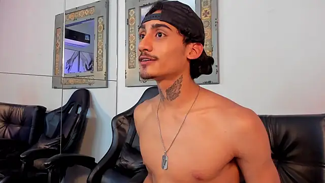 Mr Strike online show from October 23, 2:44 am