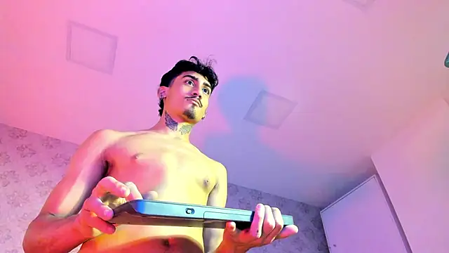 Mr Strike online show from November 19, 2:55 am