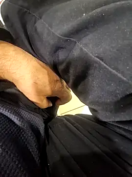 Snapshot of Djemi_7 chatting on February 19, 10:22 am Djemi 7 online show from February 19, 10:22 am