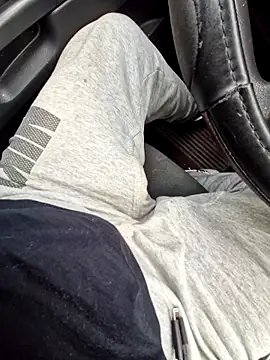 Snapshot of Djemi_7 chatting on February 25, 9:19 am Djemi 7 online show from February 25, 9:19 am