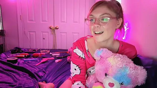 daddysprincess731 online show from April 18, 1:09 am