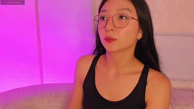 sydney miller  online show from May 31, 1:40 pm