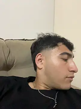 Snapshot of Gduende7 chatting on November 23, 8:25 am Gduende7 online show from November 23, 8:25 am