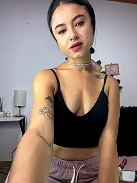 Snapshot of Evelinmiller97 chatting on November 7, 2:00 am Evelinmiller97 online show from November 7, 2:00 am