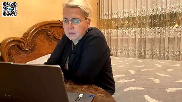 Snapshot of Galatea_2025 chatting on November 1, 5:04 pm Galatea 2025 online show from November 1, 5:04 pm