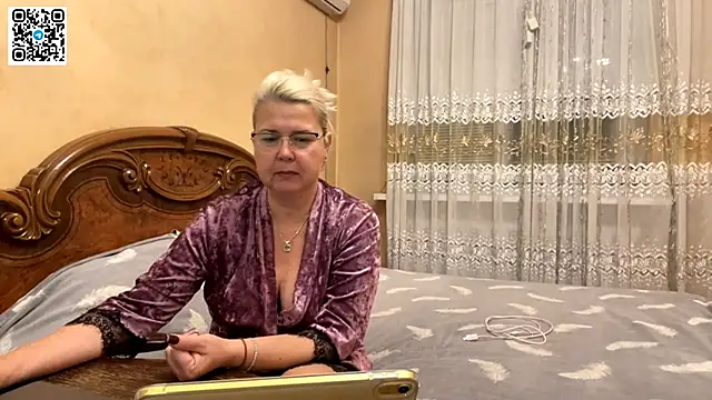 Snapshot of Galatea_2025 chatting on November 8, 8:29 pm Galatea 2025 online show from November 8, 8:29 pm