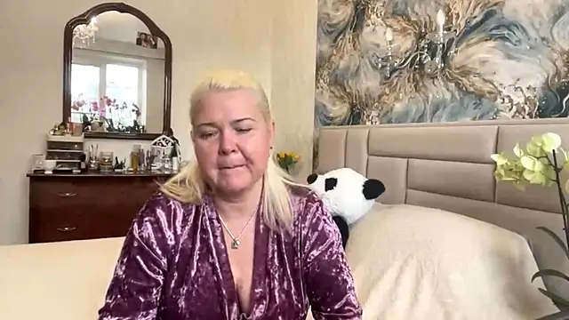 Snapshot of Galatea_2025 chatting on May 19, 4:57 pm Galatea 2025 online show from May 19, 4:57 pm