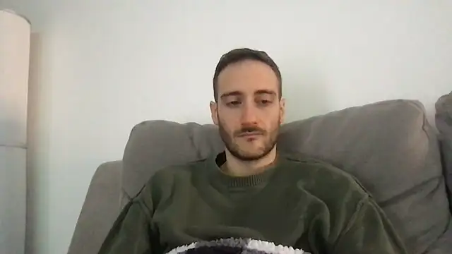 Snapshot of LukaShyGuy chatting on January 12, 12:43 pm LukaShyGuy online show from January 12, 12:43 pm