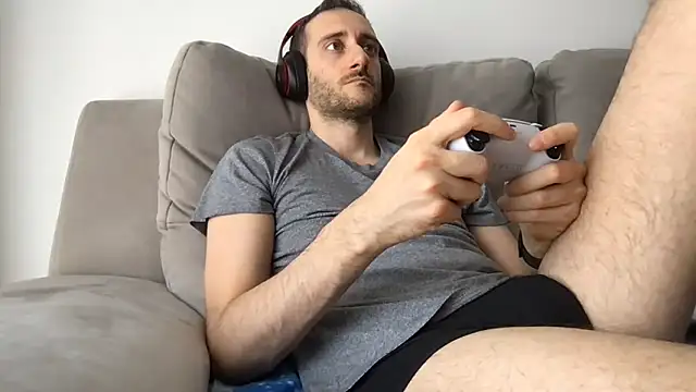 LukaShyGuy online show from May 23, 10:19 am