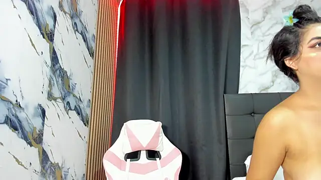 Scarlet DLuce online show from January 7, 9:01 am