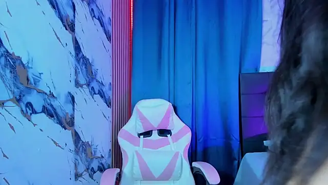 Scarlet DLuce online show from March 17, 9:01 am