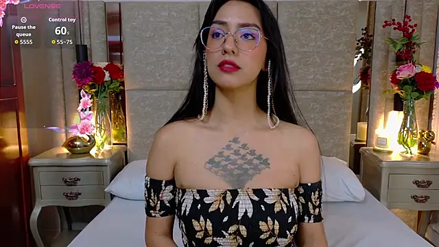 Penelope-Cross online show from February 20, 8:09 pm