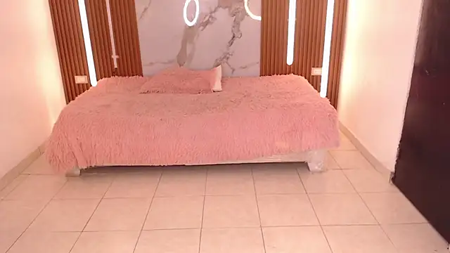 Snapshot of rosselyn_ chatting on November 22, 7:35 pm rosselyn online show from November 22, 7:35 pm