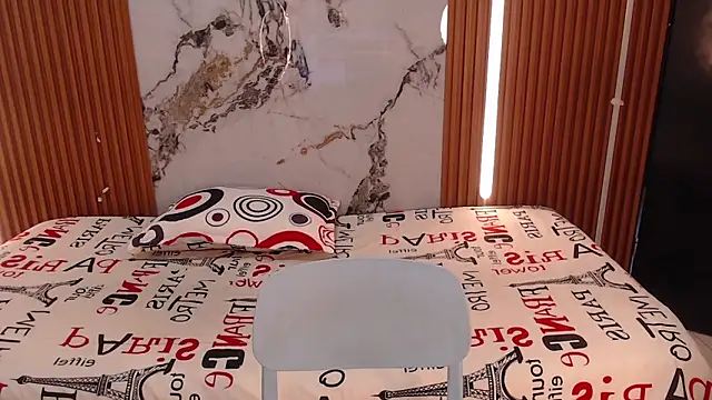 Snapshot of rosselyn_ chatting on December 4, 7:55 pm rosselyn online show from December 4, 7:55 pm