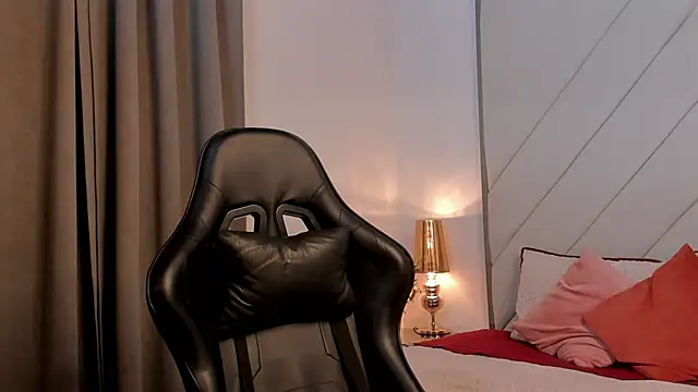 JACKSON STIFLER online show from April 17, 1:47 pm