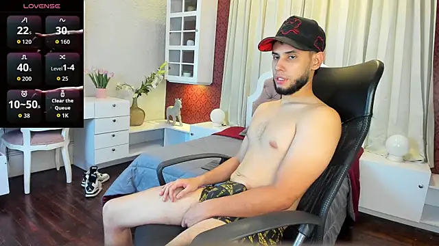 Snapshot of Maxcole_07 chatting on December 13, 7:53 pm Maxcole 07 online show from December 13, 7:53 pm