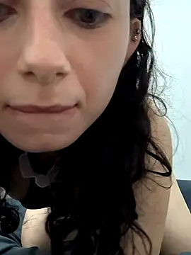 Snapshot of Meiii27 chatting on November 1, 2:35 am Meiii27 online show from November 1, 2:35 am