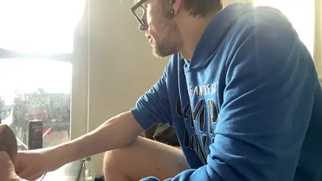 StephPra94 online show from May 11, 4:04 pm