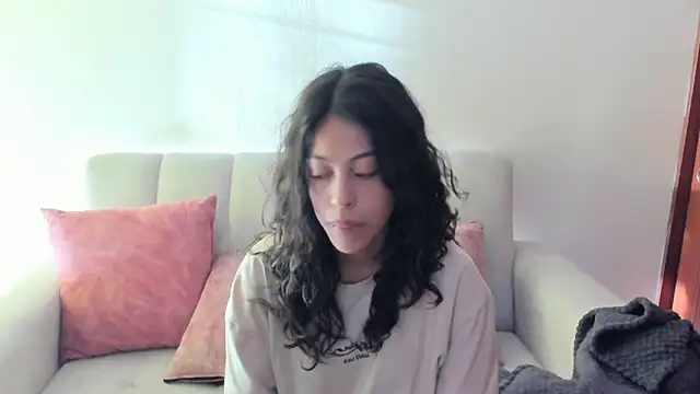 emily jonessxx online show from November 1, 9:50 pm