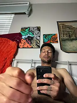 Snapshot of BigPrettyDick777 chatting on April 22, 9:05 pm BigPrettyDick777 online show from April 22, 9:05 pm
