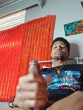 Snapshot of BigPrettyDick777 chatting on May 15, 10:06 pm BigPrettyDick777 online show from May 15, 10:06 pm