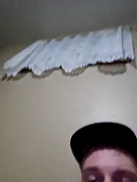 Snapshot of kylety77 chatting on November 14, 2:21 am kylety77 online show from November 14, 2:21 am