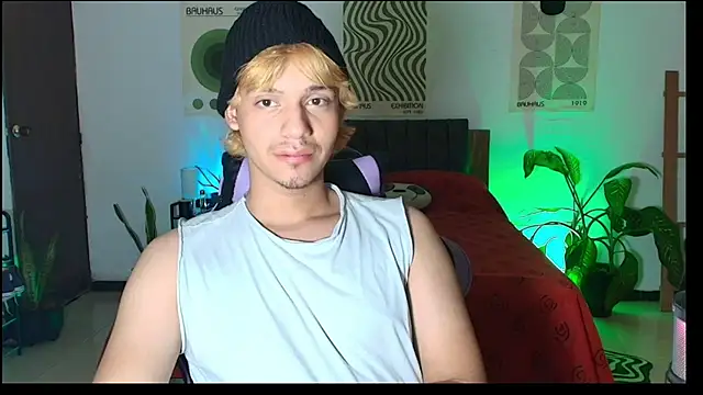 Snapshot of Habel__moretti chatting on February 22, 7:45 pm Habel moretti online show from February 22, 7:45 pm