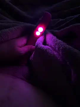 Carolsarmient online show from April 18, 12:03 am