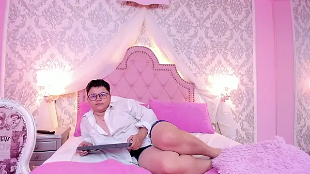 Snapshot of AmeliaConer_NovaBell chatting on December 2, 4:51 am AmeliaConer NovaBell online show from December 2, 4:51 am