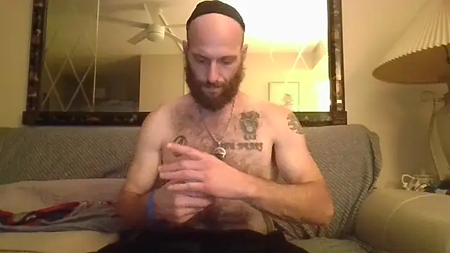 Snapshot of KosherCo313 chatting on November 19, 2:33 am KosherCo313 online show from November 19, 2:33 am