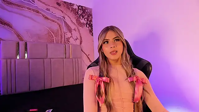 DannysaStar  online show from November 28, 6:49 am