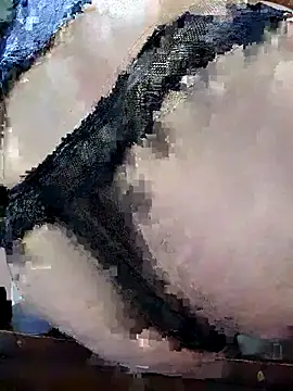 Snapshot of YennyeLa chatting on July 18, 1:37 pm YennyeLa online show from July 18, 1:37 pm