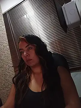 Snapshot of lili_hiugs chatting on November 2, 8:22 pm lili hiugs online show from November 2, 8:22 pm