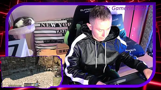 Snapshot of Gamerinleather chatting on November 3, 7:04 pm Gamerinleather online show from November 3, 7:04 pm