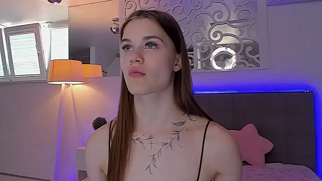 LuisaClover online show from May 21, 12:23 pm