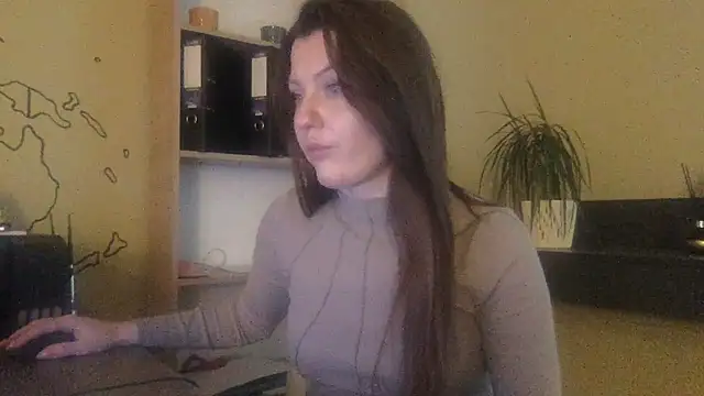 Snapshot of DollyRoma chatting on November 5, 9:31 am DollyRoma online show from November 5, 9:31 am