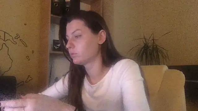 Snapshot of DollyRoma chatting on December 17, 1:28 pm DollyRoma online show from December 17, 1:28 pm