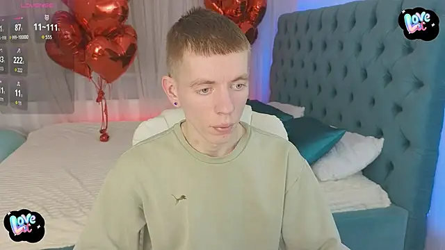 Cristian  Dior online show from February 13, 9:22 pm