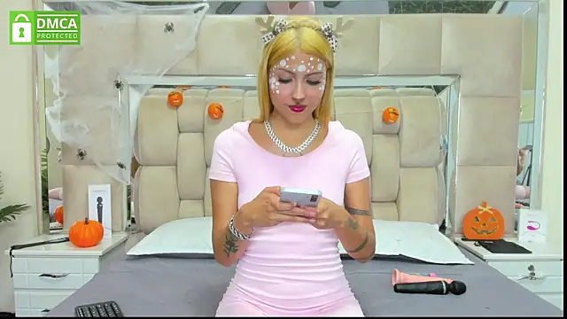 Snapshot of daniiela_beteche777 chatting on October 31, 8:21 pm daniiela beteche777 online show from October 31, 8:21 pm