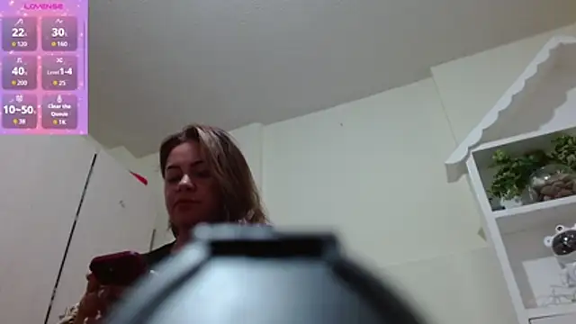 Snapshot of Kristalnoa chatting on February 17, 4:35 pm Kristalnoa online show from February 17, 4:35 pm