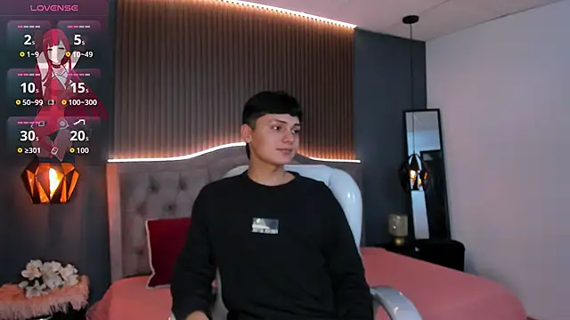 Snapshot of Maxii18_ chatting on November 4, 7:02 pm Maxii18 online show from November 4, 7:02 pm