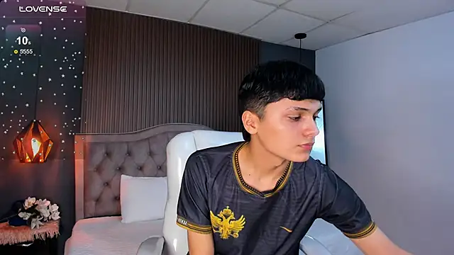 Snapshot of Maxii18_ chatting on November 10, 7:13 pm Maxii18 online show from November 10, 7:13 pm