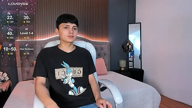 Snapshot of Maxii18_ chatting on November 12, 7:13 pm Maxii18 online show from November 12, 7:13 pm