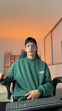 Sebastian Reed online show from February 19, 7:26 am