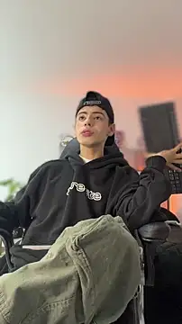 Sebastian Reed online show from February 25, 6:01 am