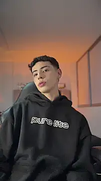 Sebastian Reed online show from March 3, 4:40 am