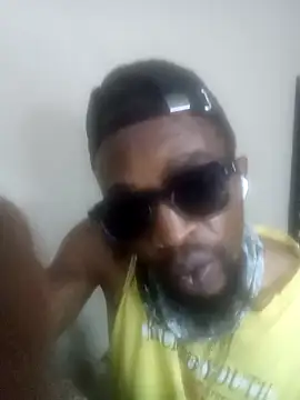 Snapshot of Blck420 chatting on November 11, 1:05 am Blck420 online show from November 11, 1:05 am