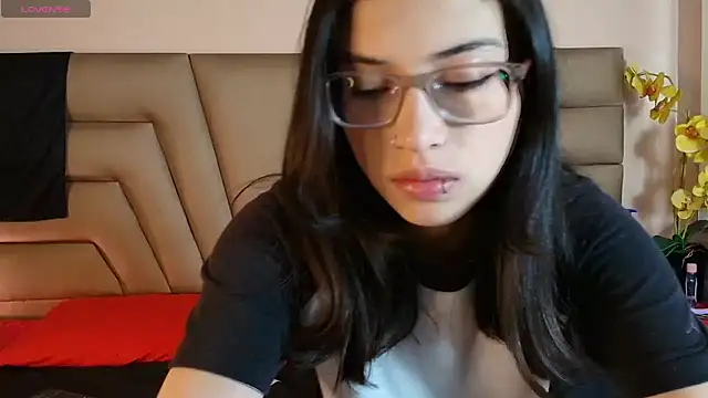 Crimsonsecretts online show from January 15, 12:21 pm