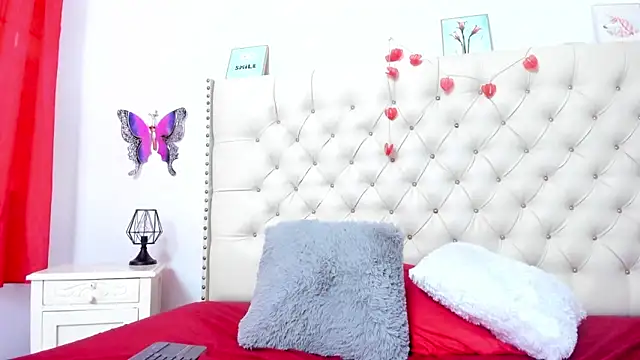 Snapshot of celena_wonder chatting on November 20, 7:24 pm celena wonder online show from November 20, 7:24 pm