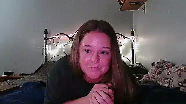 Snapshot of Artgirlie31 chatting on October 25, 3:58 am Artgirlie31 online show from October 25, 3:58 am